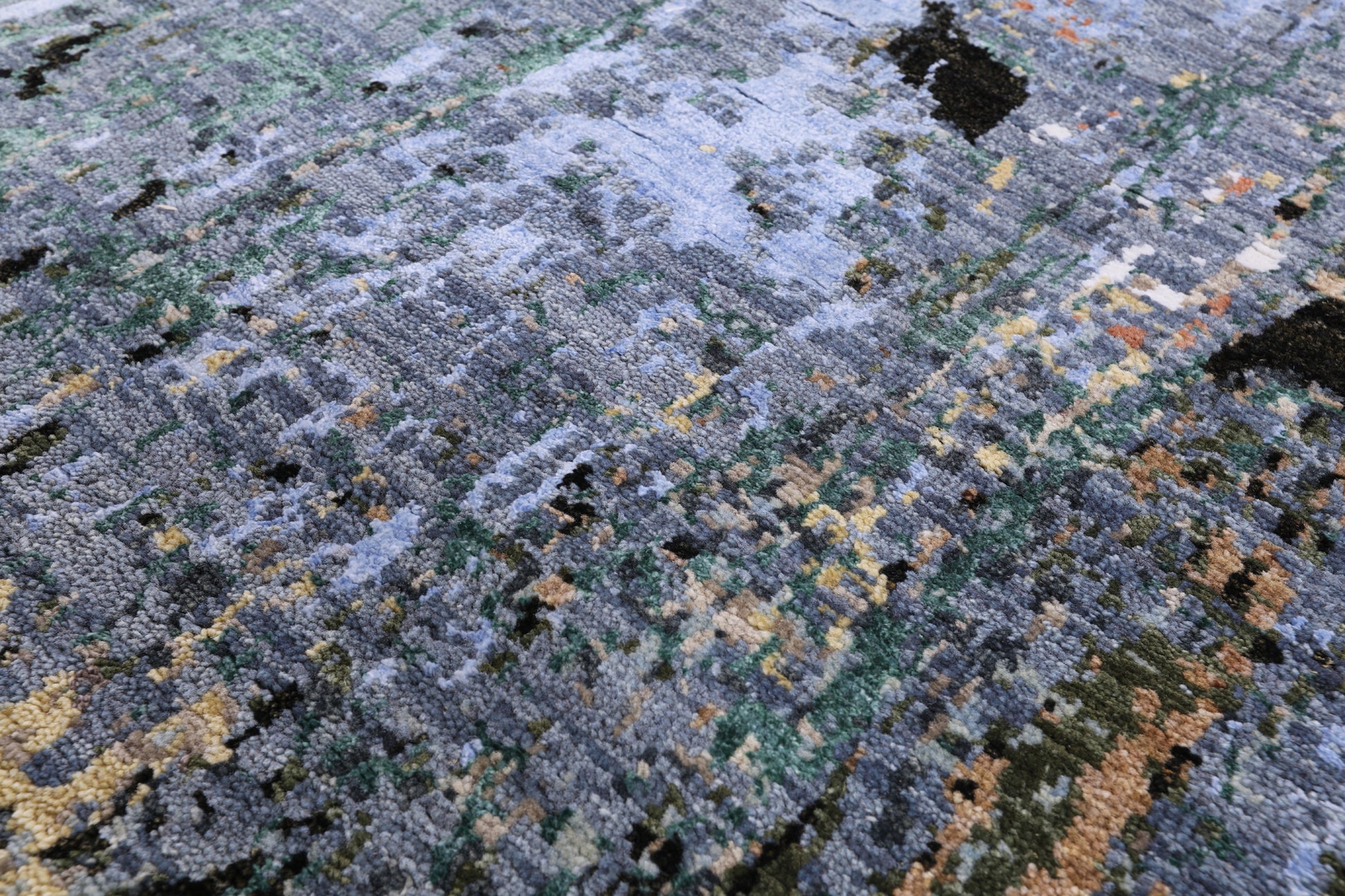 Modern Hand Knotted Wool & Silk Rug - 6' 1" X 9' 1" - Golden Nile
