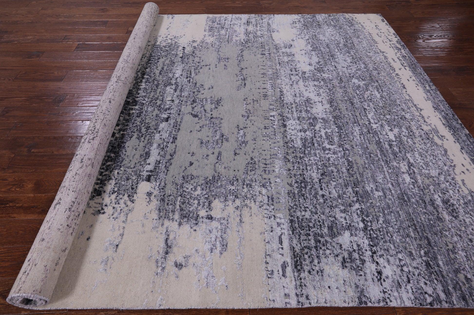 Contemporary Hand Knotted Wool & Silk Rug - 7' 10" X 10' 1" - Golden Nile