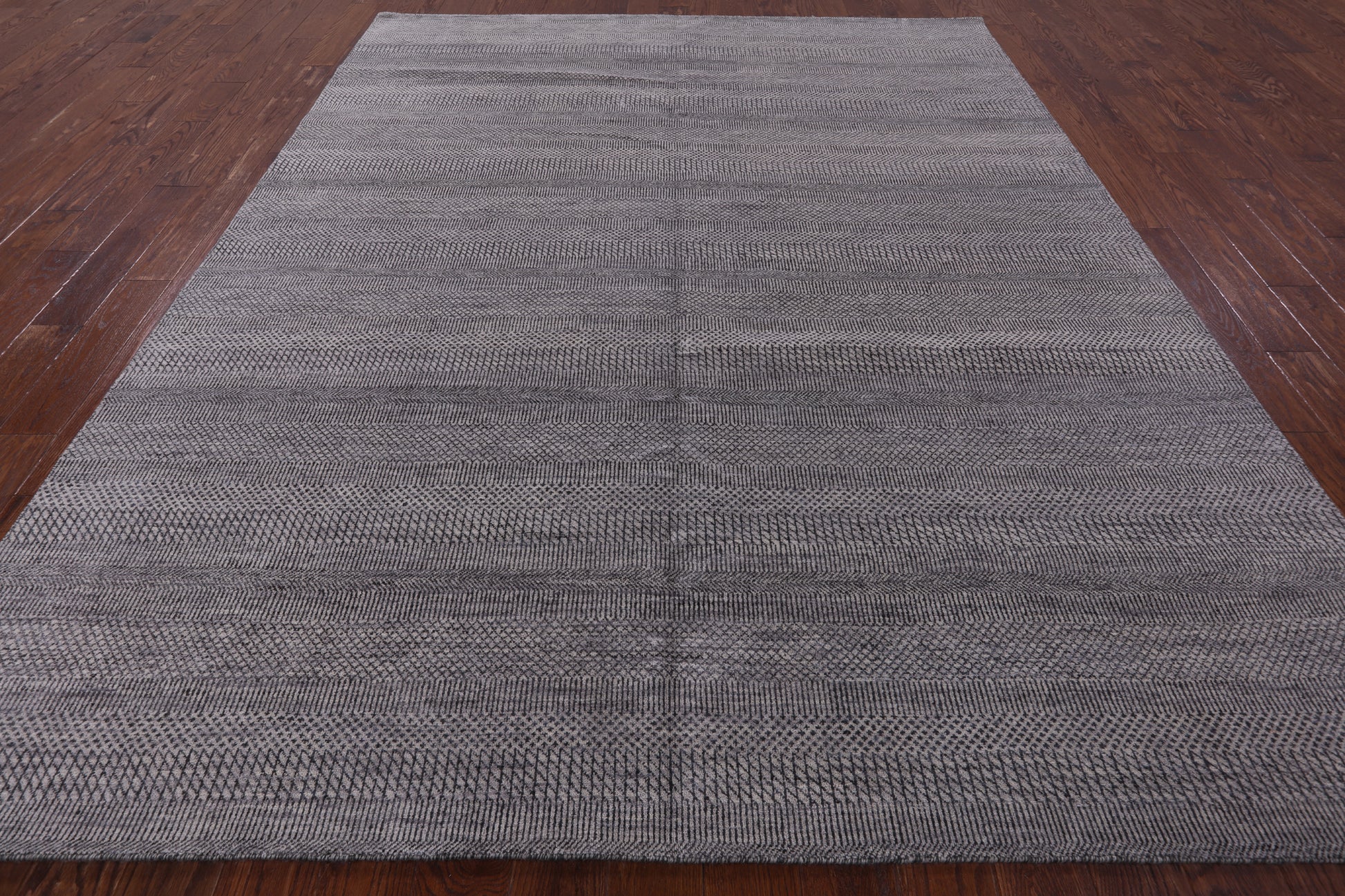 Grey Savannah Grass Handmade Wool & Silk Rug - 7' 10" X 10' 1" - Golden Nile