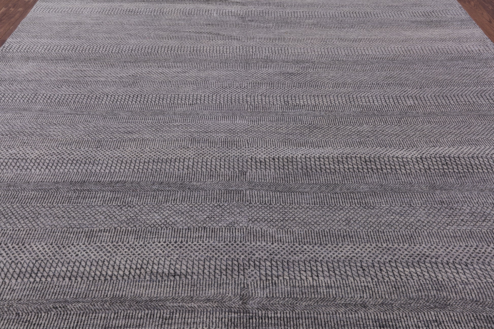 Grey Savannah Grass Handmade Wool & Silk Rug - 7' 10" X 10' 1" - Golden Nile