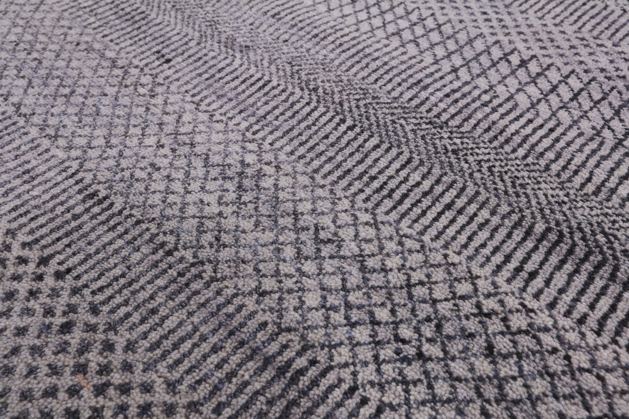 Grey Savannah Grass Handmade Wool & Silk Rug - 7' 10" X 10' 1" - Golden Nile