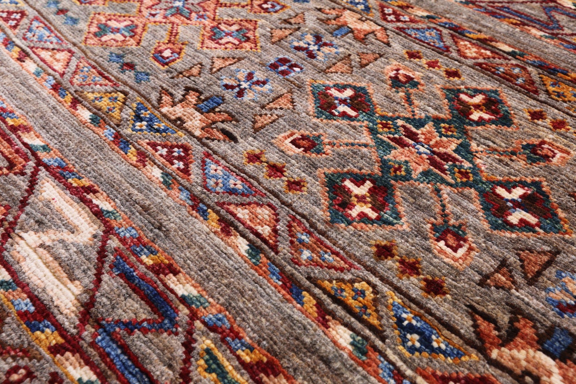 Khorjin Persian Gabbeh Handmade Wool Rug - 4' 11" X 6' 11" - Golden Nile