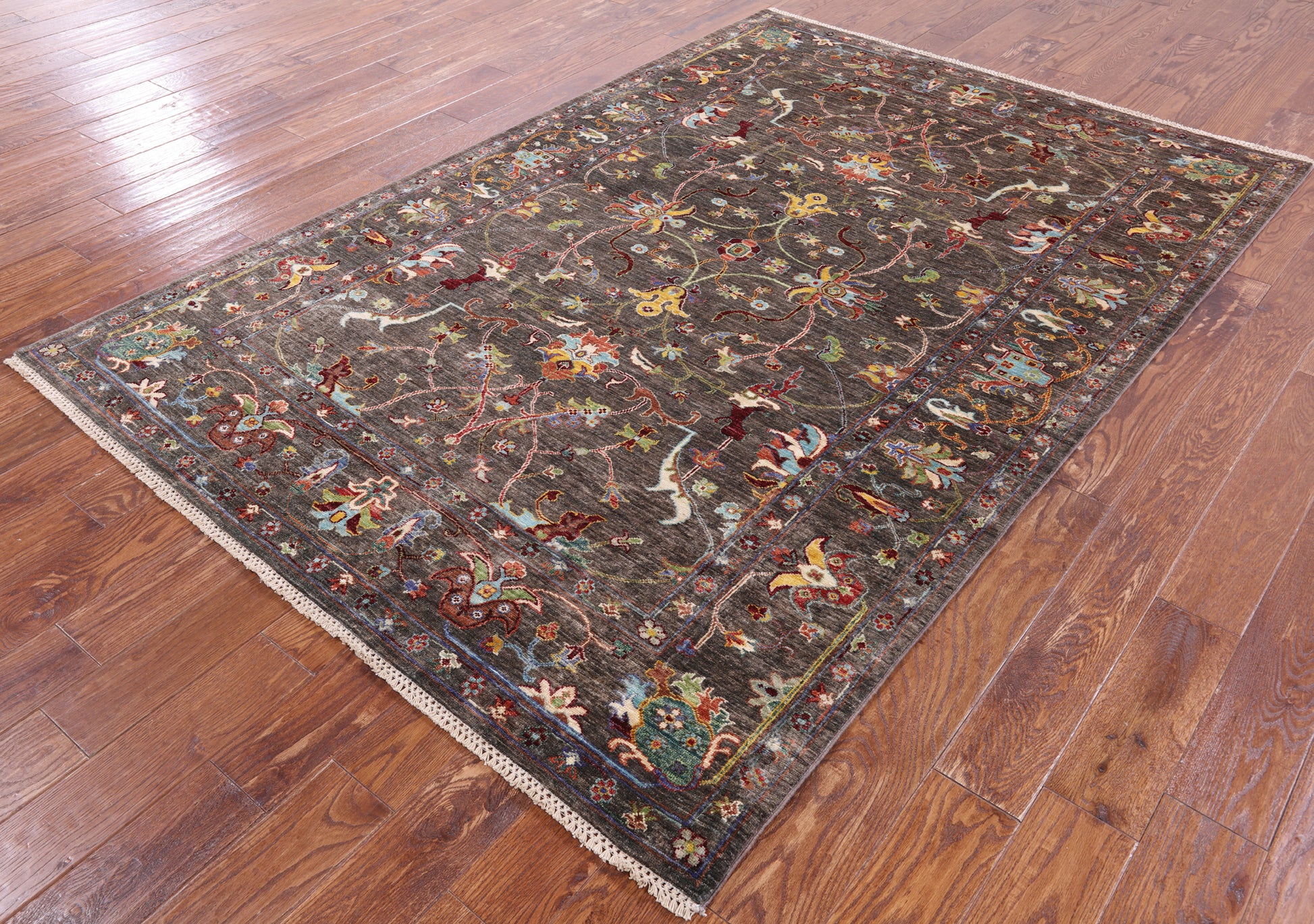 Peshawar Hand Knotted Wool Rug - 5' 7" X 8' 2" - Golden Nile