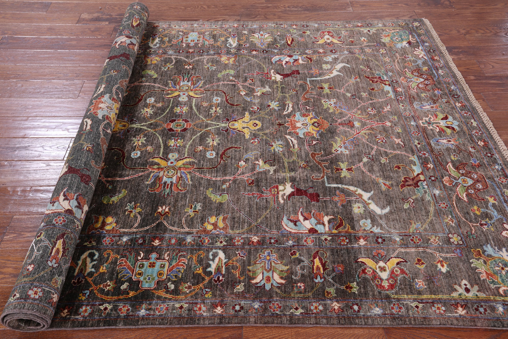 Peshawar Hand Knotted Wool Rug - 5' 7" X 8' 2" - Golden Nile