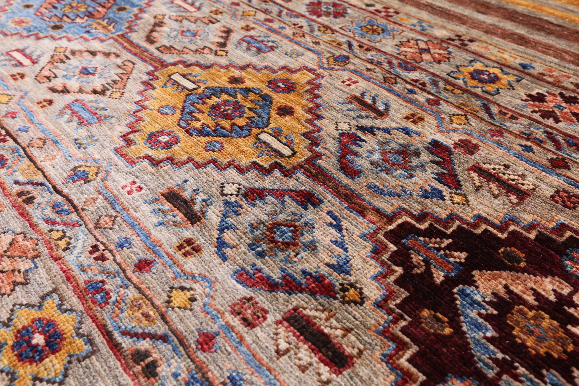 Khorjin Persian Gabbeh Handmade Wool Rug - 6' 6" X 9' 7" - Golden Nile
