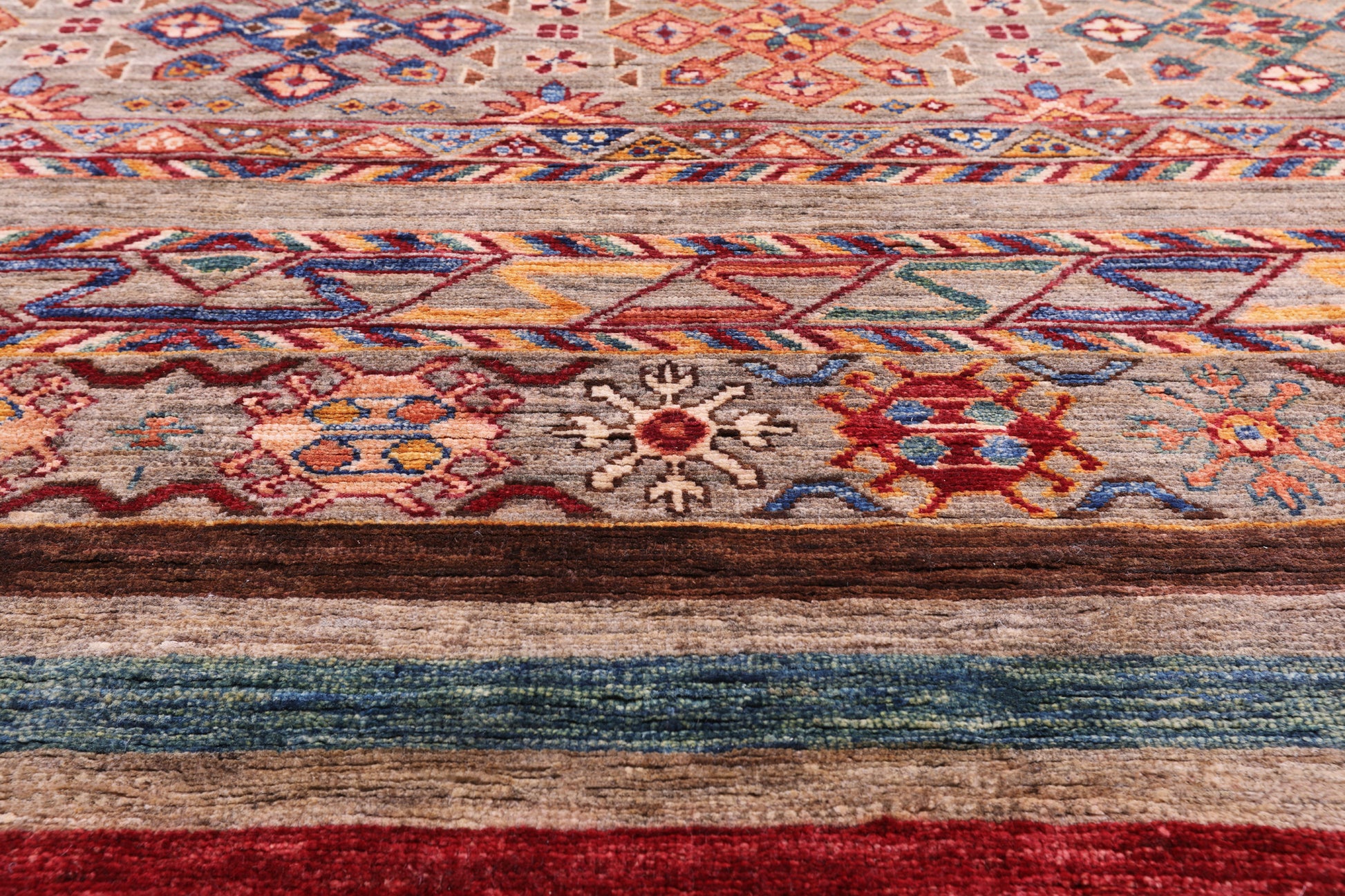 Khorjin Persian Gabbeh Hand Knotted Wool Rug - 8' 9" X 12' 1" - Golden Nile