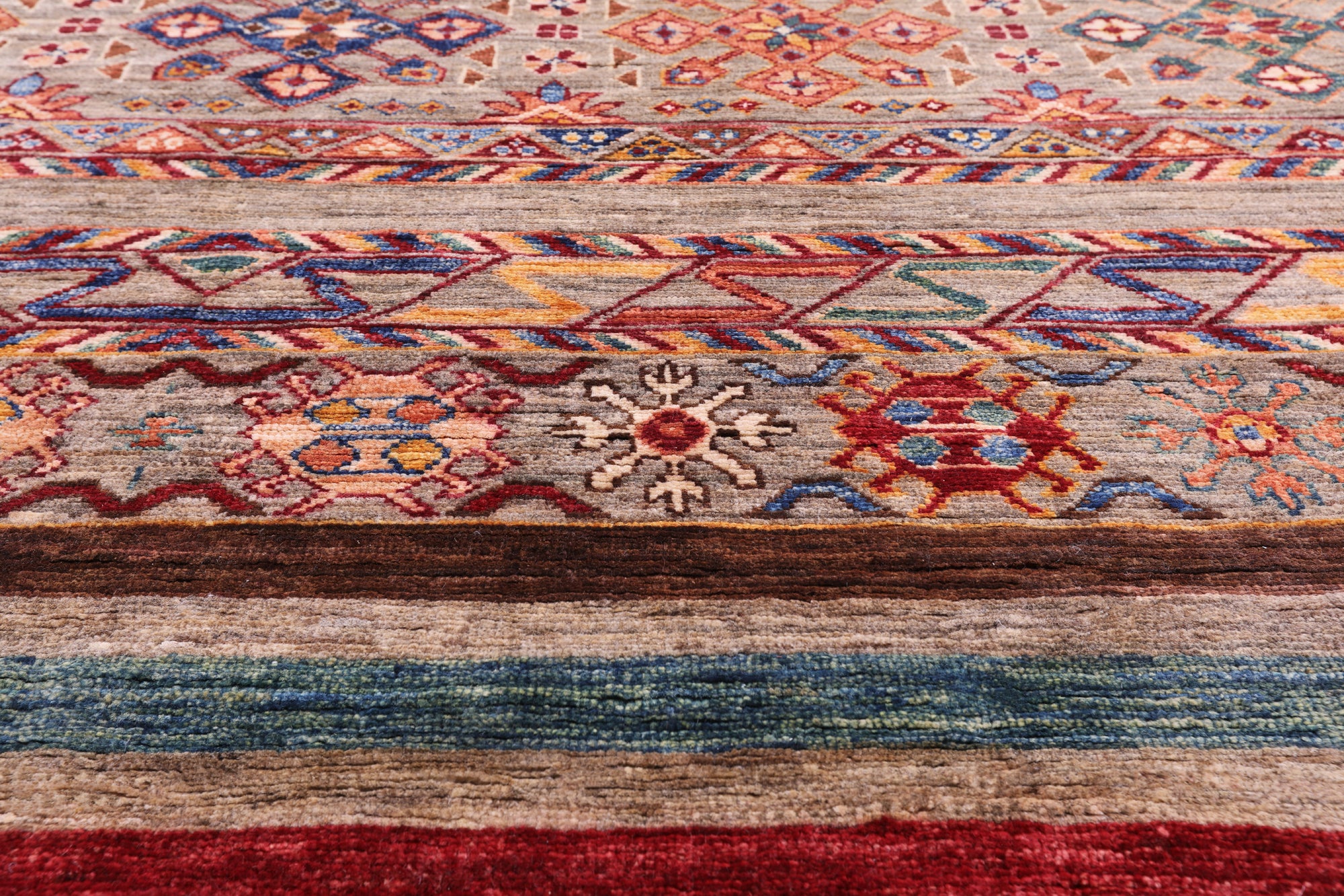 Khorjin Persian Gabbeh Hand Knotted Wool Rug - 8' 9" X 12' 1" - Golden Nile