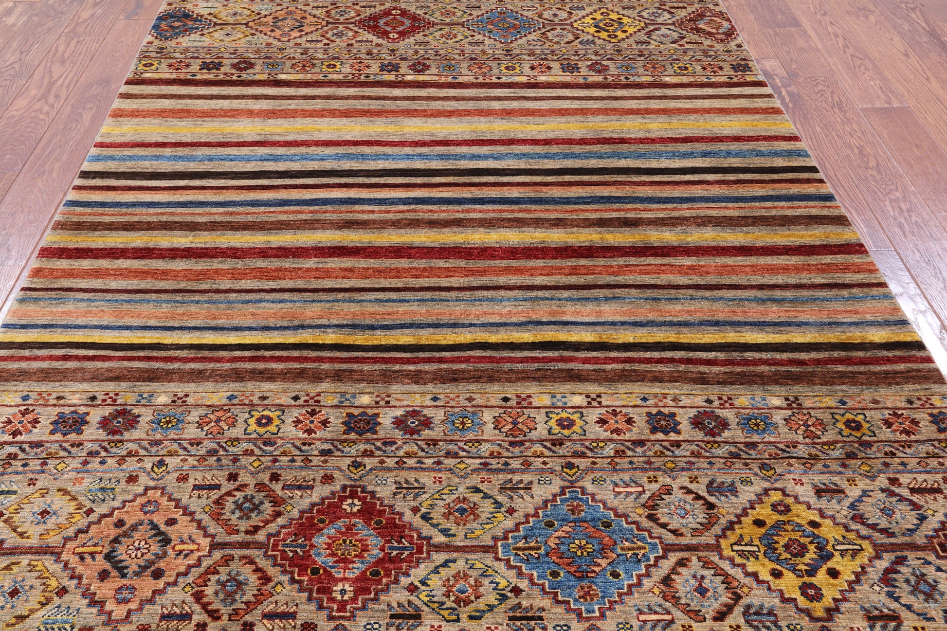 Khorjin Persian Gabbeh Hand Knotted Wool Rug - 5' 7" X 8' 6" - Golden Nile