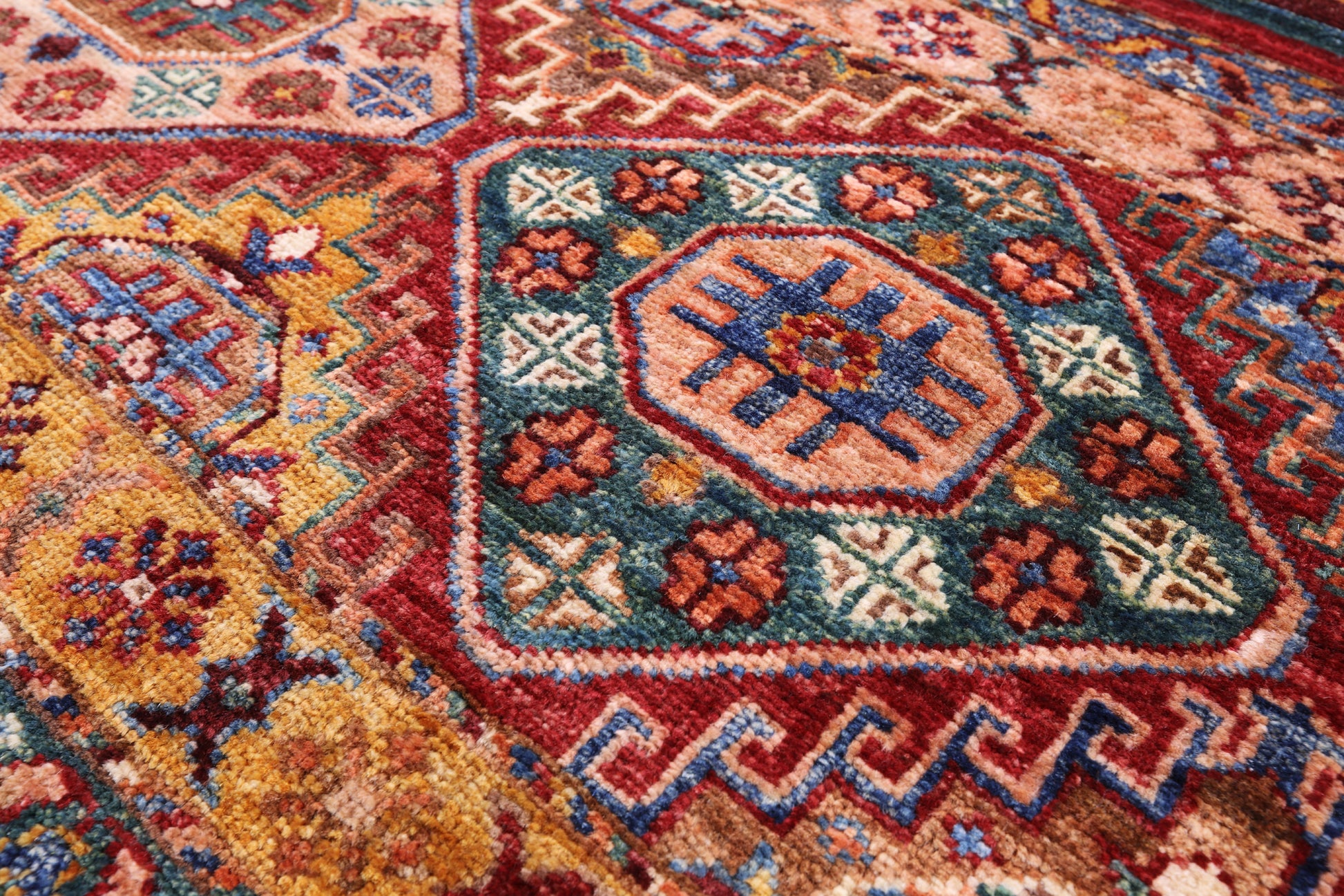 Khorjin Persian Gabbeh Handmade Wool Rug - 5' 7" X 7' 10" - Golden Nile