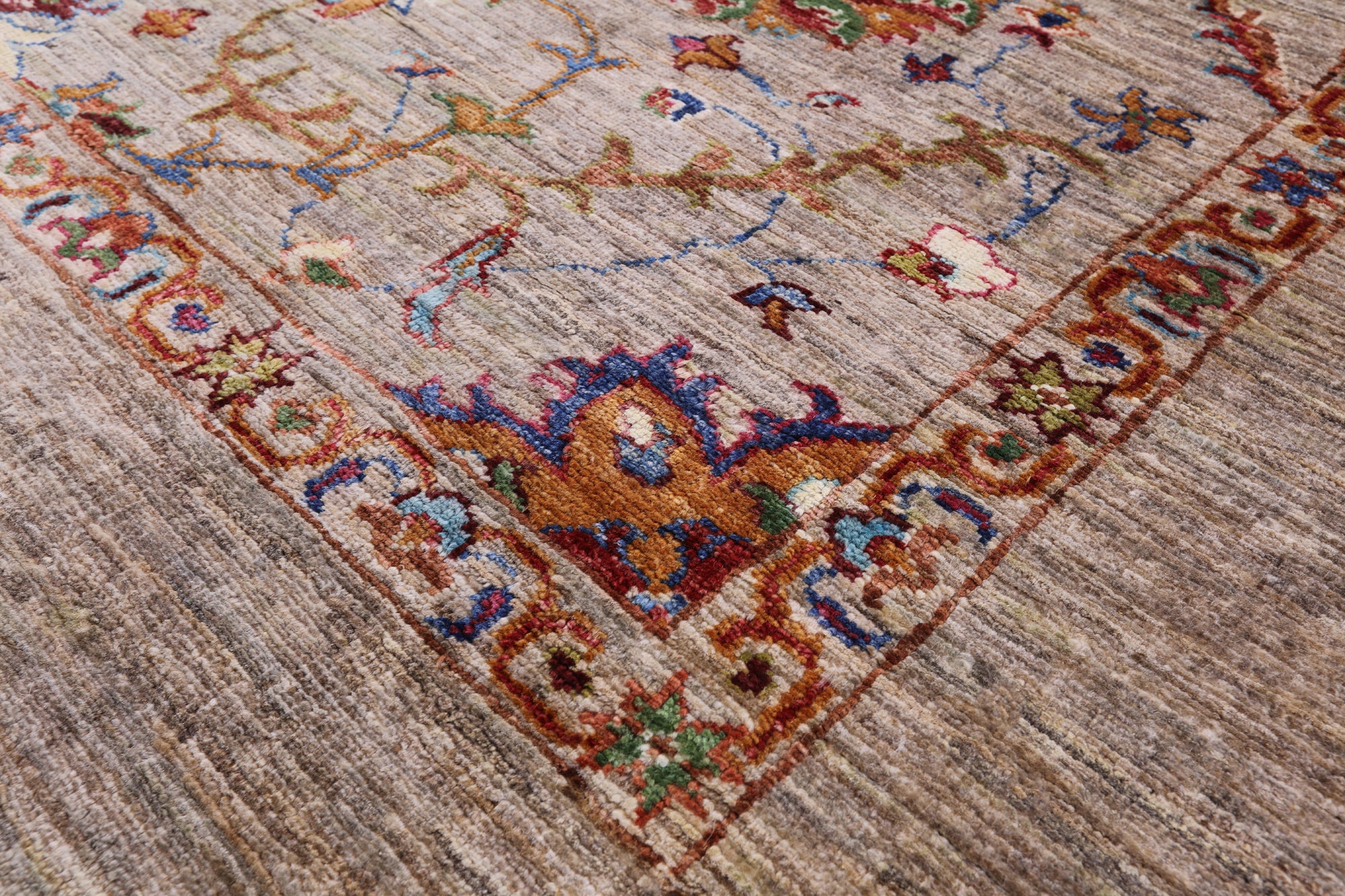 Peshawar Handmade Wool Rug - 5' 8" X 7' 10" - Golden Nile