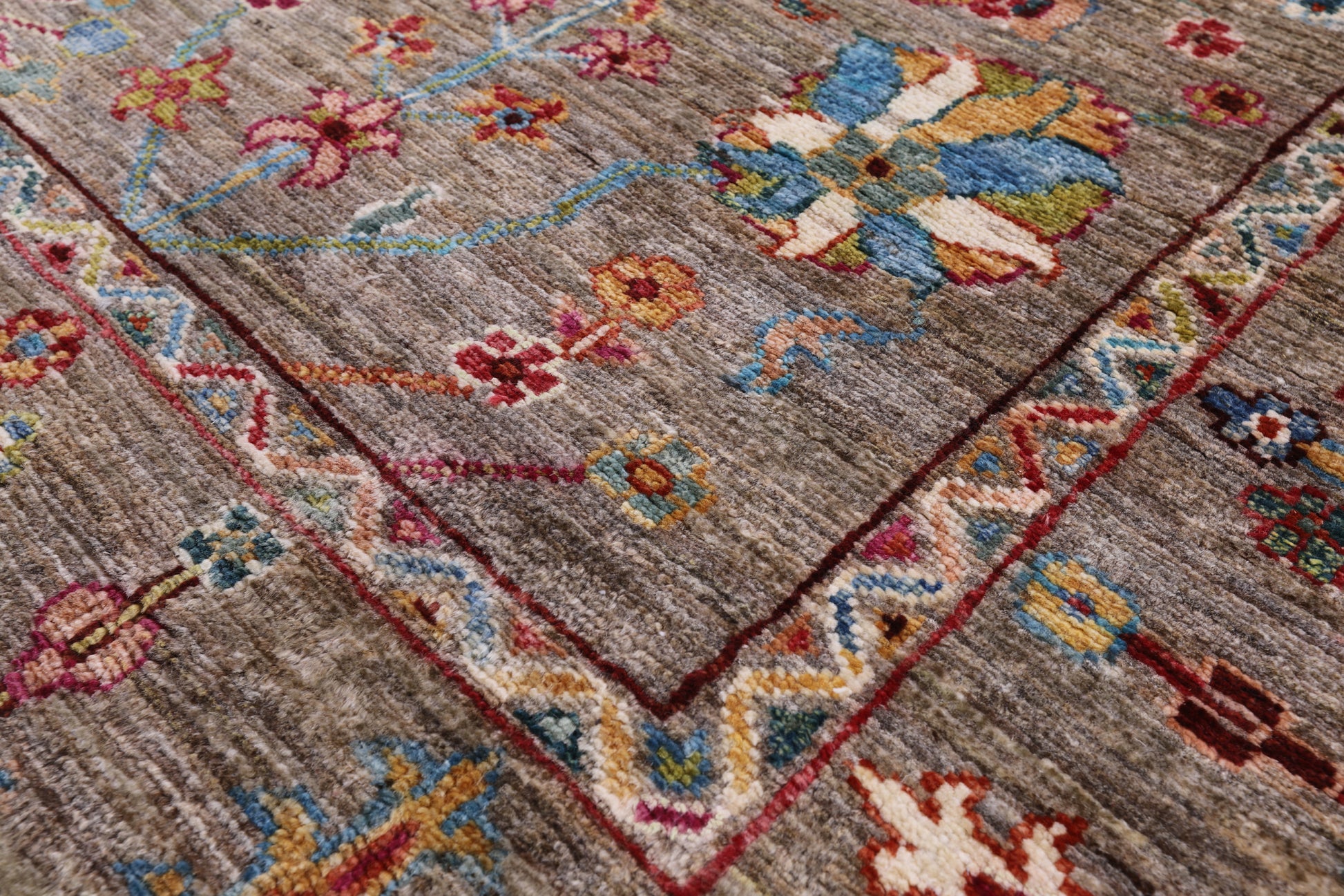 Peshawar Handmade Wool Rug - 4' 11" X 7' 1" - Golden Nile