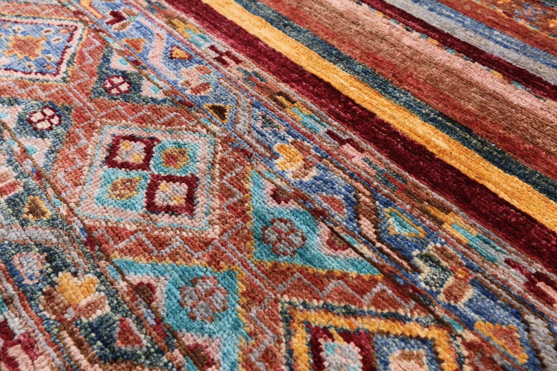 Khorjin Persian Gabbeh Handmade Wool Rug - 3' 11" X 5' 10" - Golden Nile