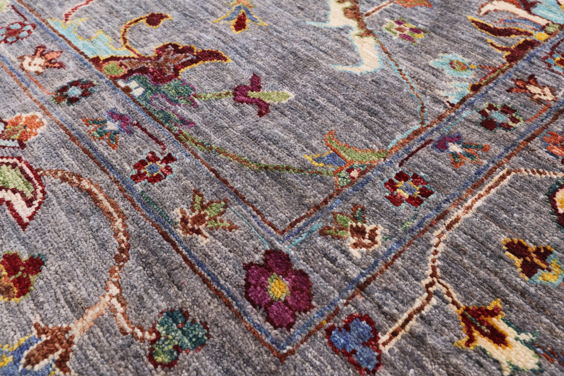 Grey Peshawar Handmade Wool Rug - 5' 8" X 8' 1" - Golden Nile