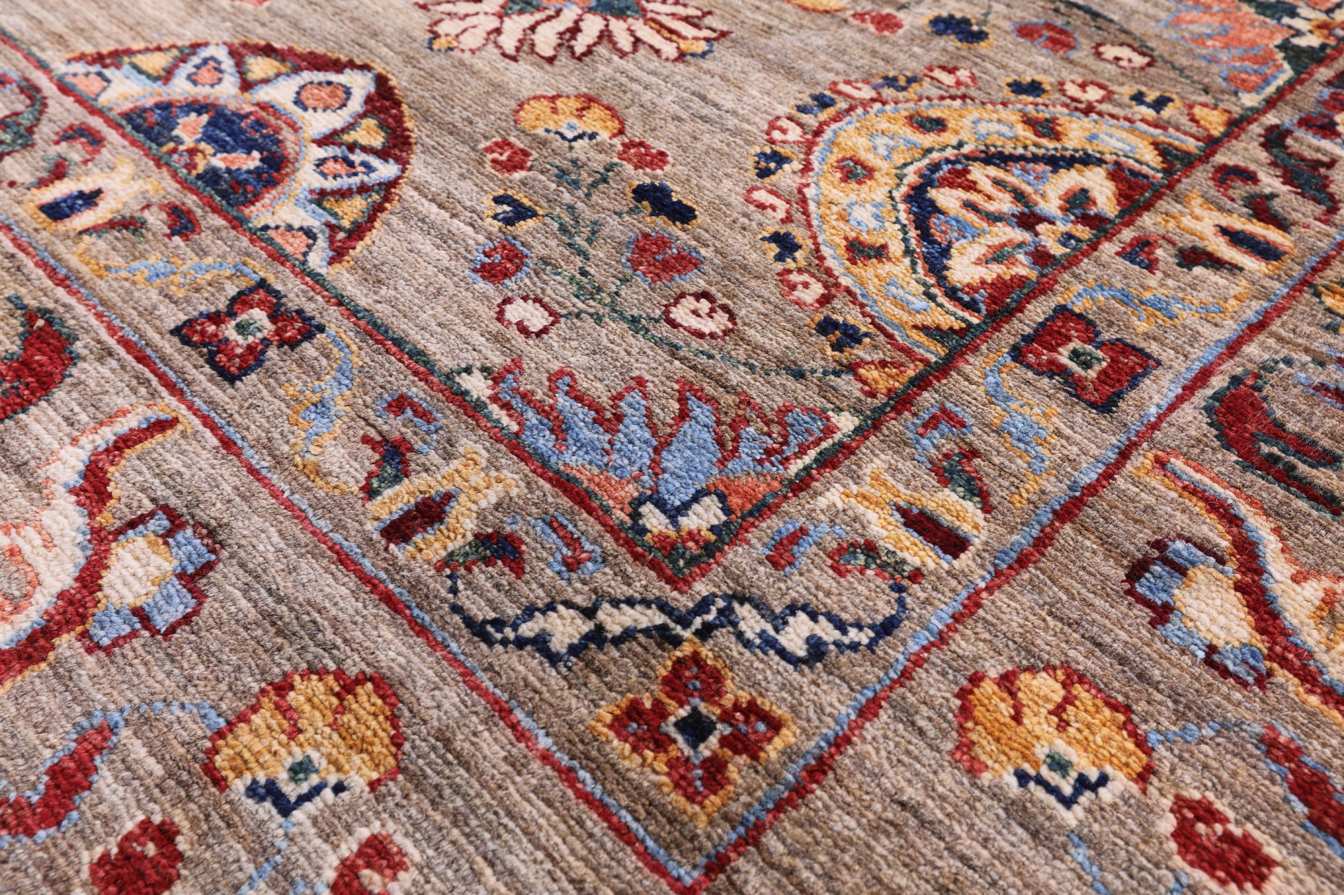 Peshawar Hand Knotted Wool Rug - 8' 3" X 11' 4" - Golden Nile