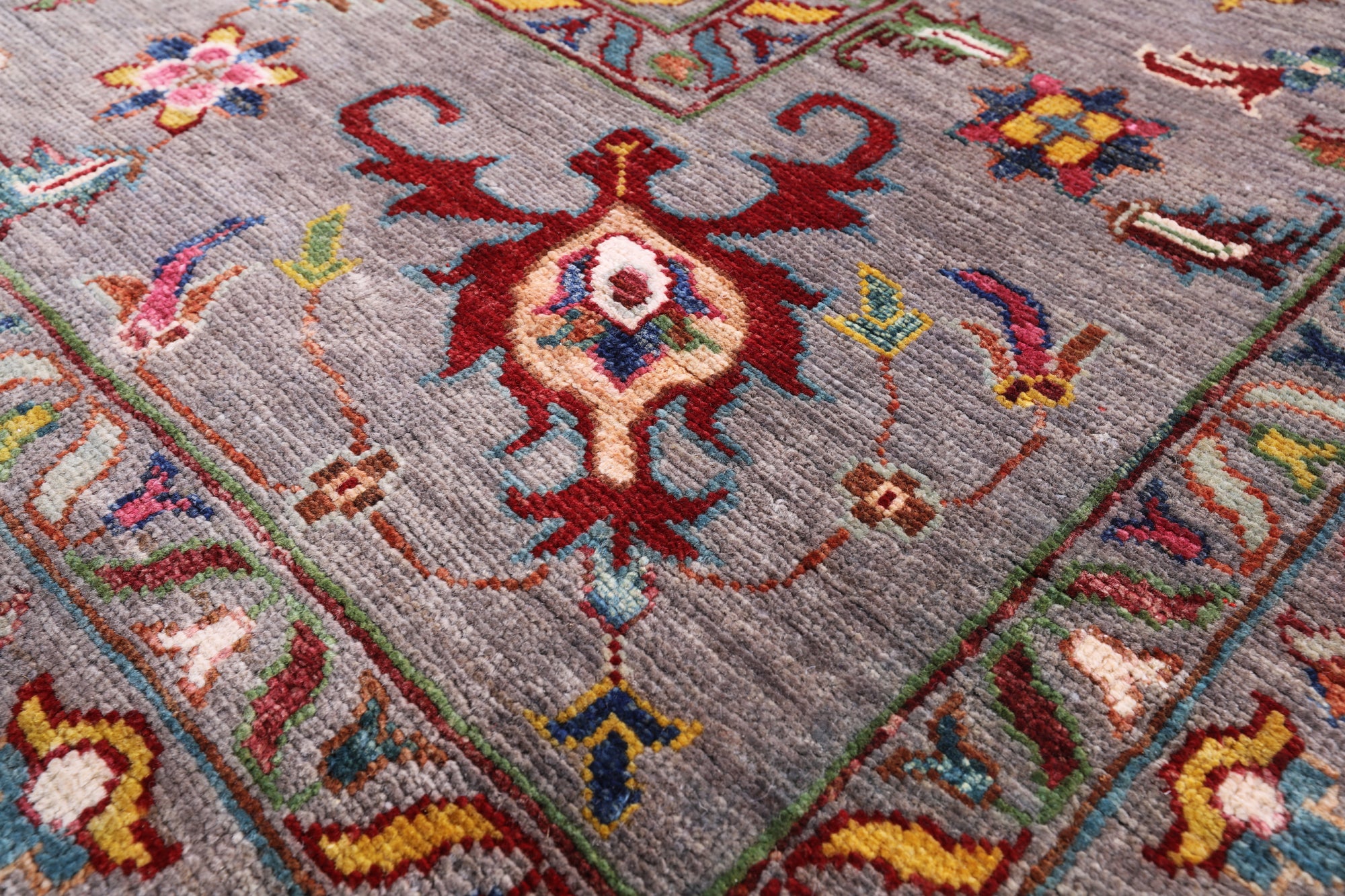 Peshawar Hand Knotted Wool Rug - 6' 9" X 9' 8" - Golden Nile