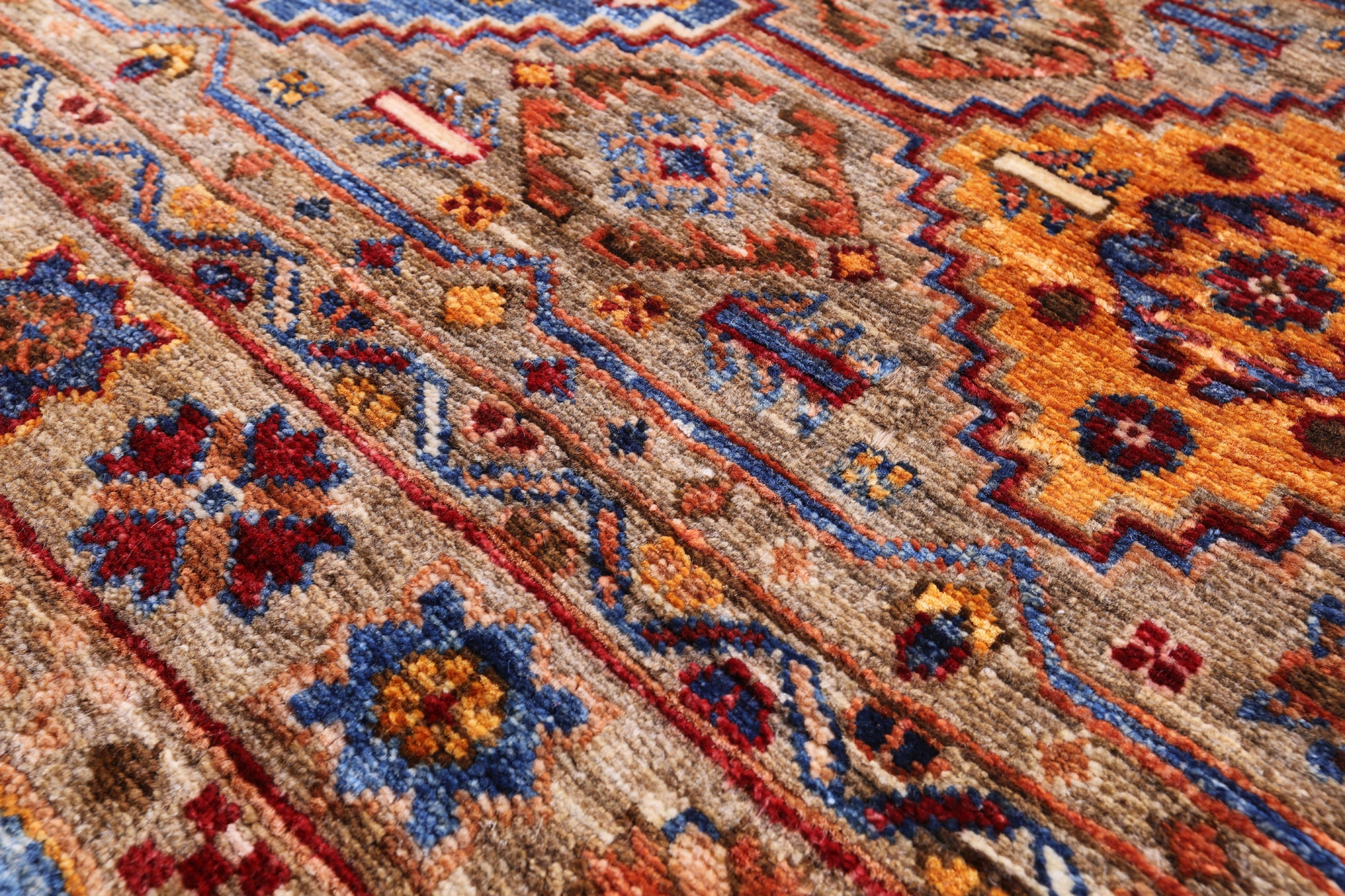 Khorjin Persian Gabbeh Handmade Wool Rug - 5' 0" X 6' 8" - Golden Nile