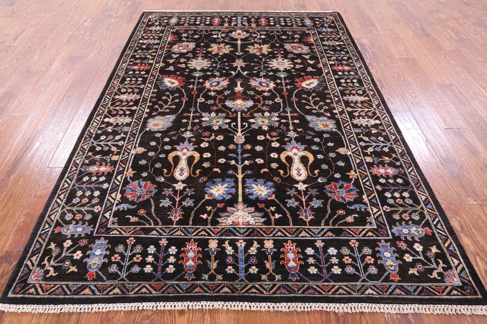 Brown Peshawar Hand Knotted Wool Rug - 5' 7" X 7' 10" - Golden Nile