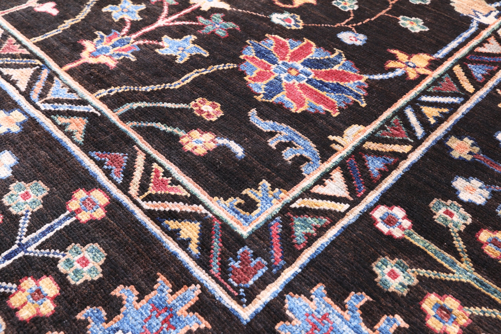 Brown Peshawar Hand Knotted Wool Rug - 5' 7" X 7' 10" - Golden Nile