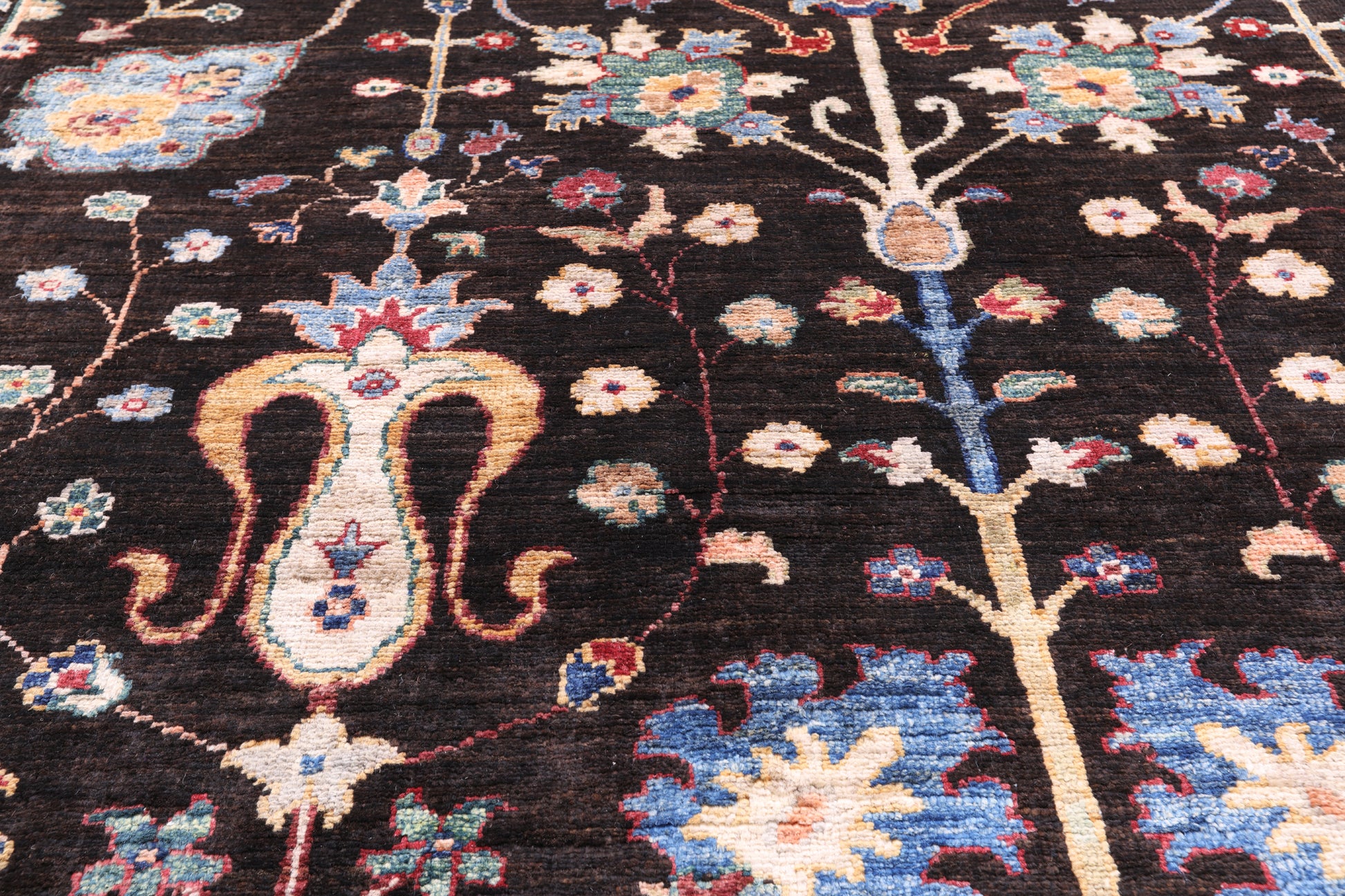 Brown Peshawar Hand Knotted Wool Rug - 5' 7" X 7' 10" - Golden Nile