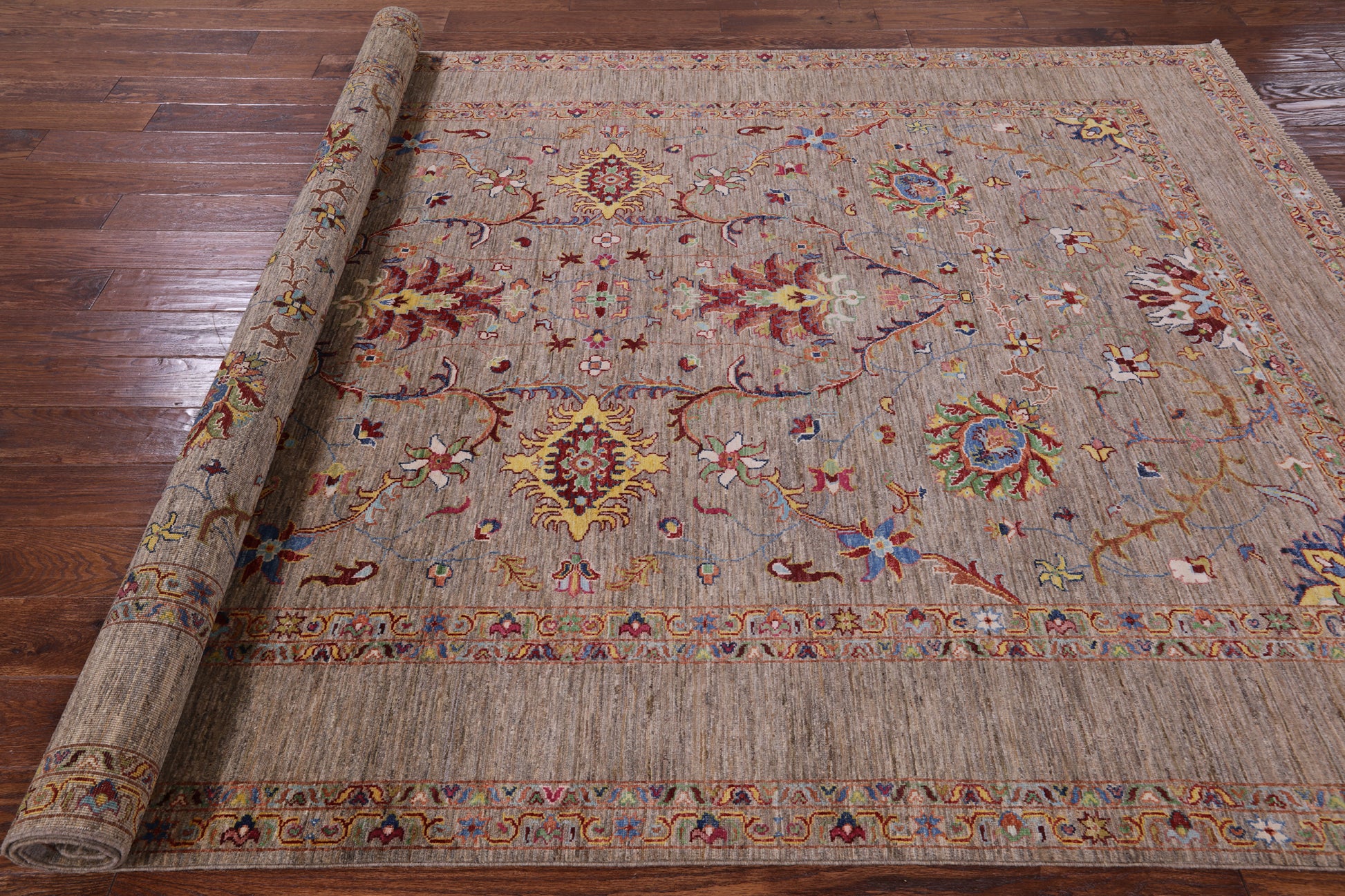 Peshawar Hand Knotted Wool Rug - 6' 9" X 9' 11" - Golden Nile