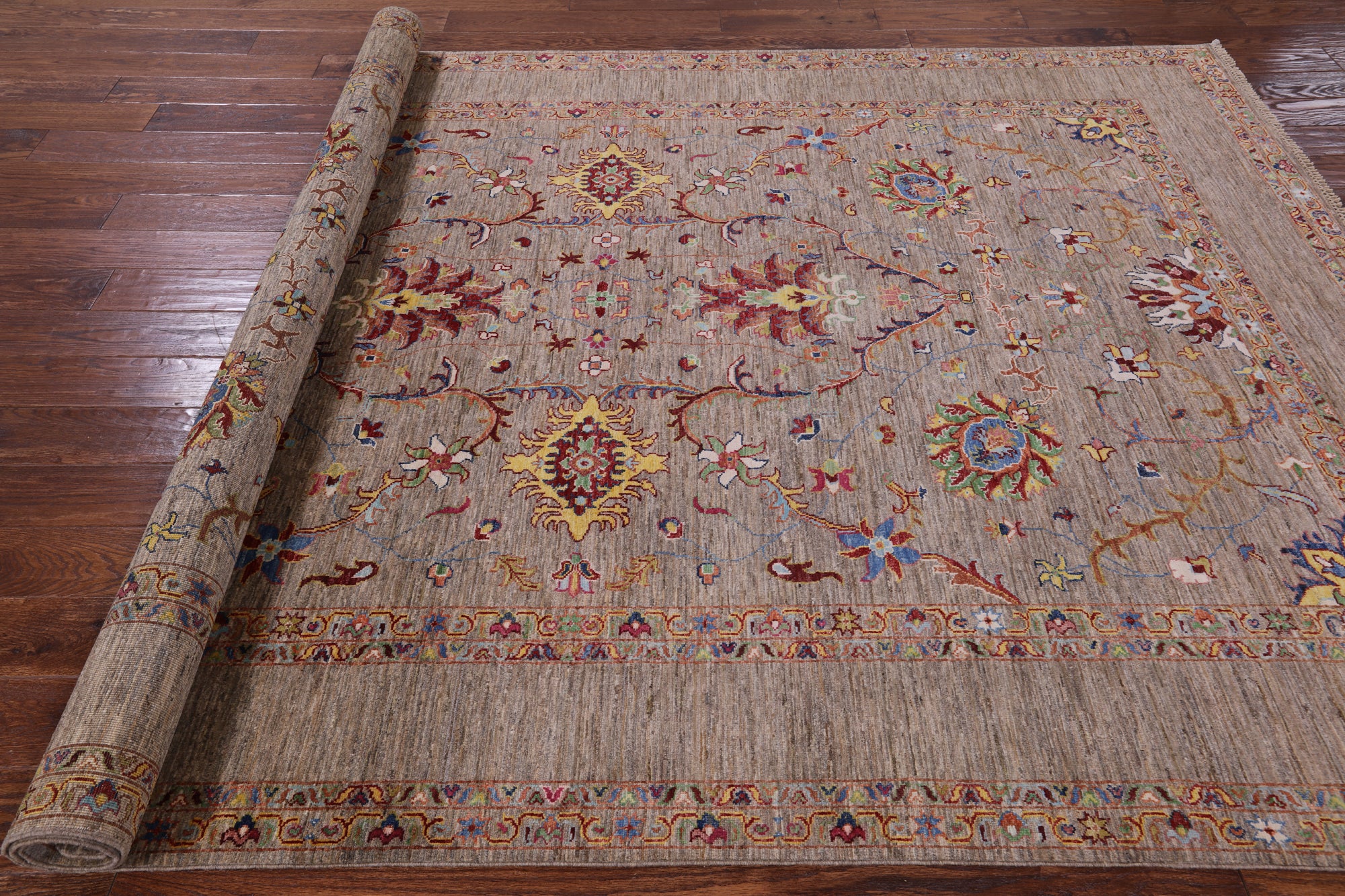 Peshawar Hand Knotted Wool Rug - 6' 9" X 9' 11" - Golden Nile