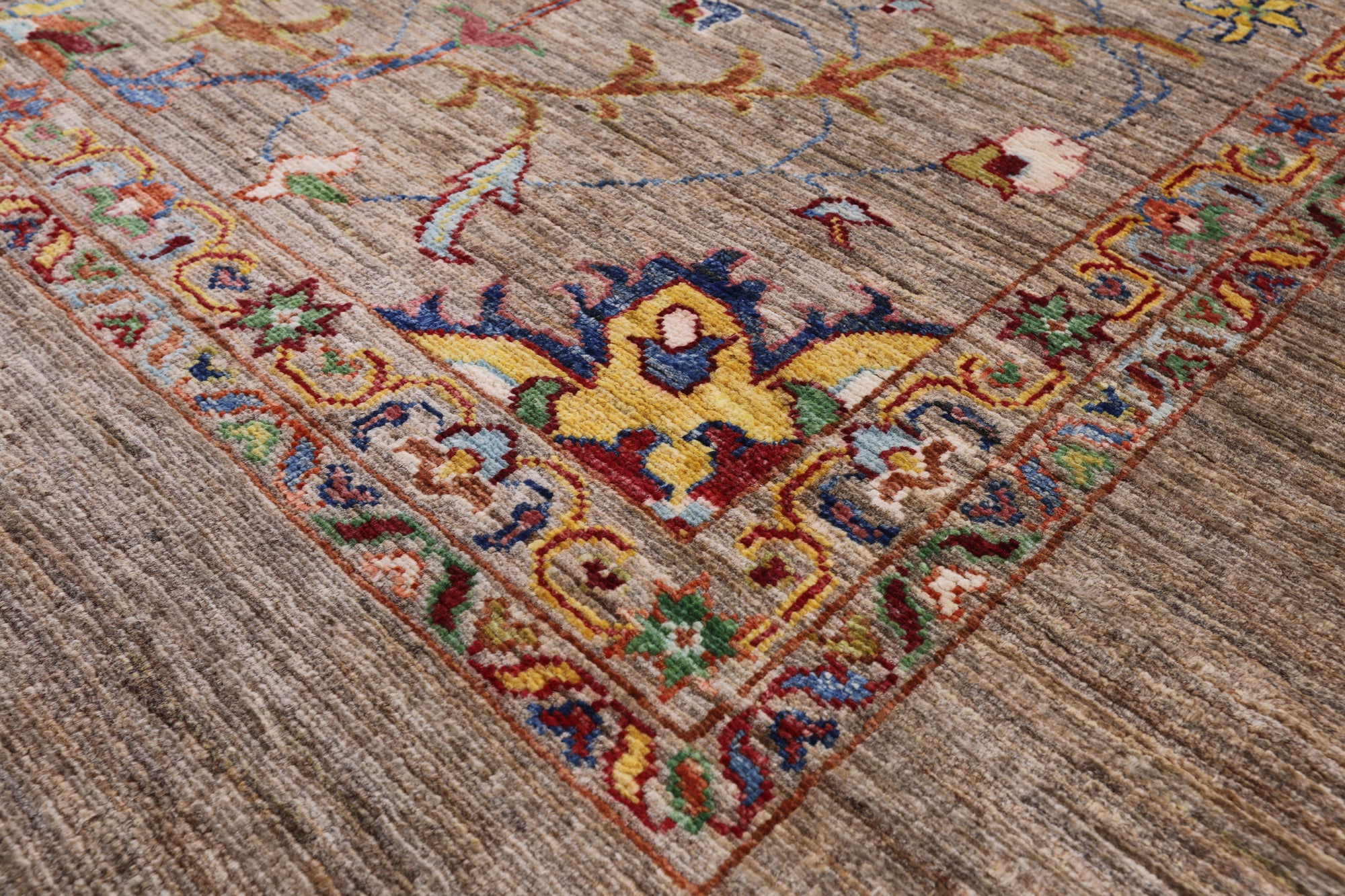 Peshawar Hand Knotted Wool Rug - 6' 9" X 9' 11" - Golden Nile