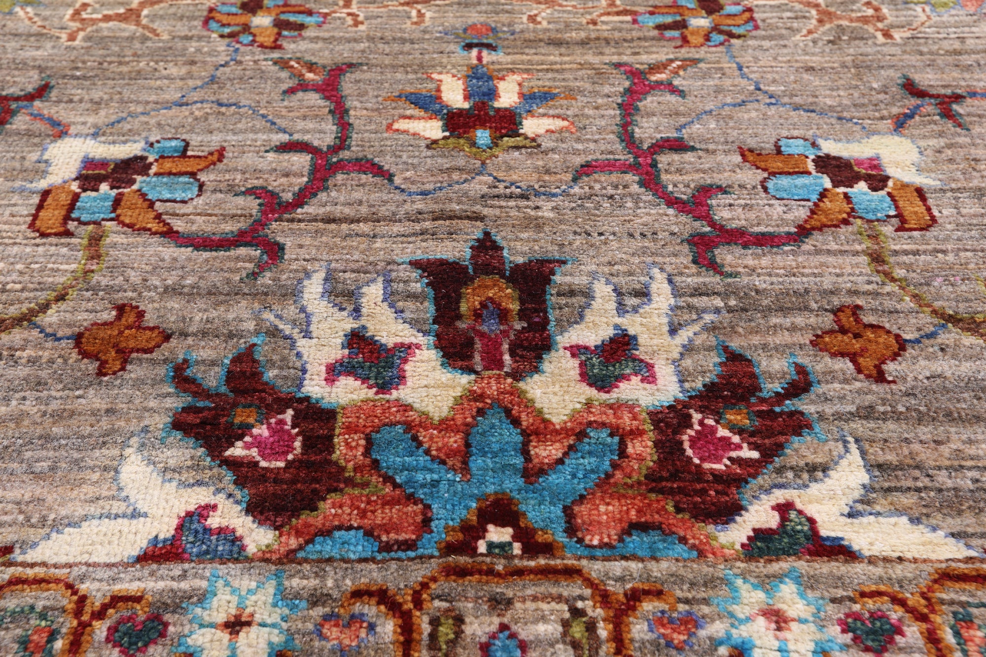 Peshawar Hand Knotted Wool Rug - 6' 9" X 9' 6" - Golden Nile