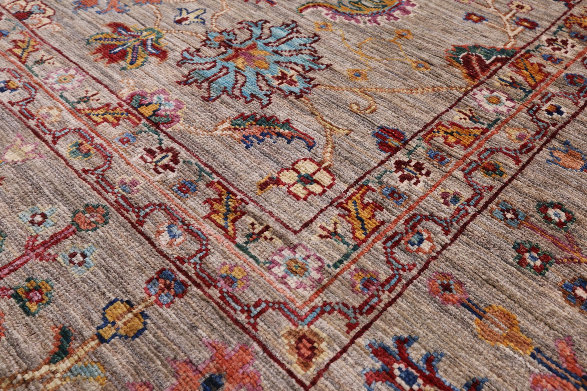 Peshawar Handmade Wool Rug - 5' 9" X 7' 6" - Golden Nile