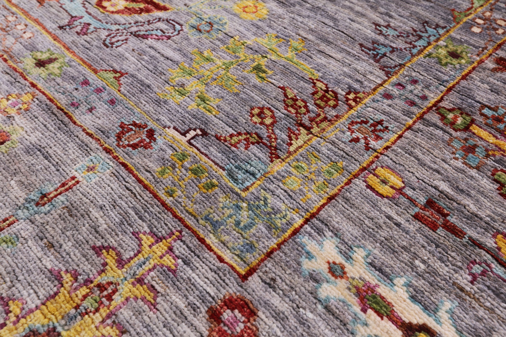 Grey Persian Sarouk Hand Knotted Wool Rug - 5' 2" X 6' 11" - Golden Nile