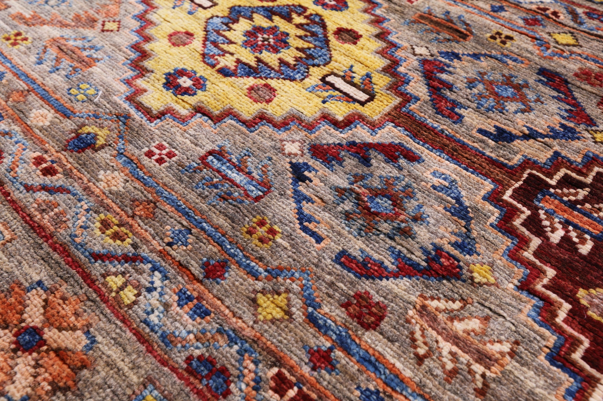 Khorjin Persian Gabbeh Handmade Wool Rug - 5' 8" X 8' 3" - Golden Nile