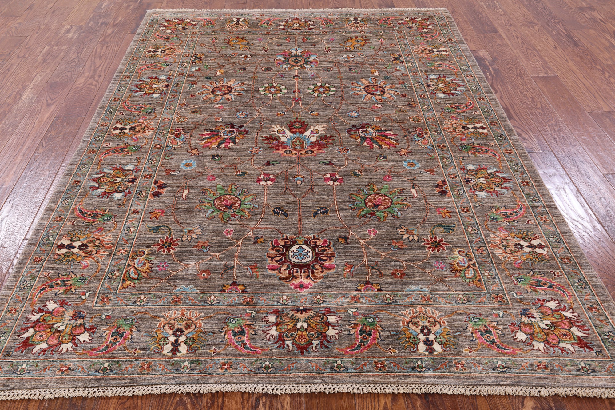 Peshawar Hand Knotted Wool Rug - 5' 10" X 7' 9" - Golden Nile