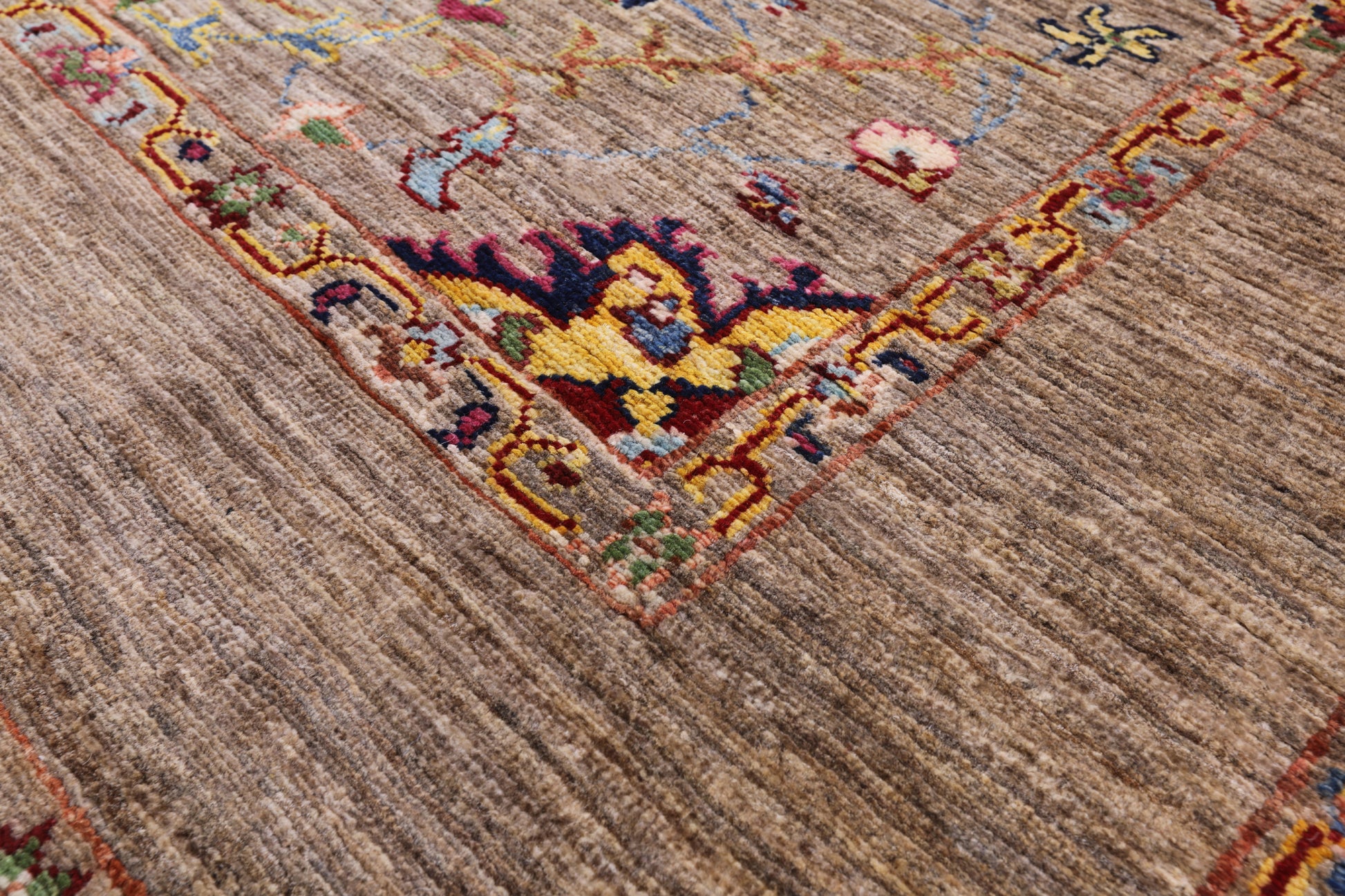 Peshawar Hand Knotted Wool Rug - 5' 1" X 6' 6" - Golden Nile