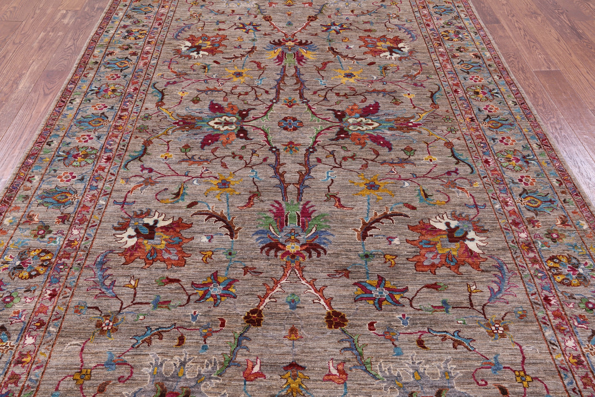 Peshawar Hand Knotted Wool Rug - 6' 9" X 10' 4" - Golden Nile