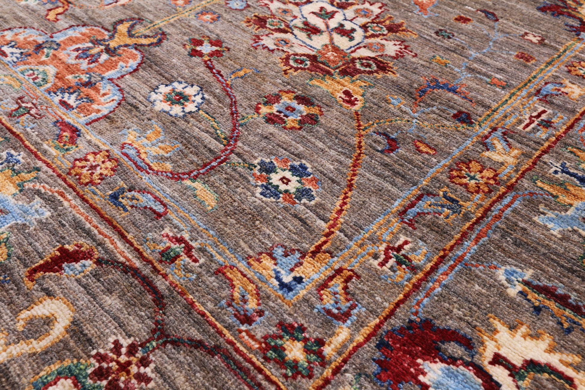 Peshawar Handmade Wool Rug - 6' 11" X 9' 9" - Golden Nile