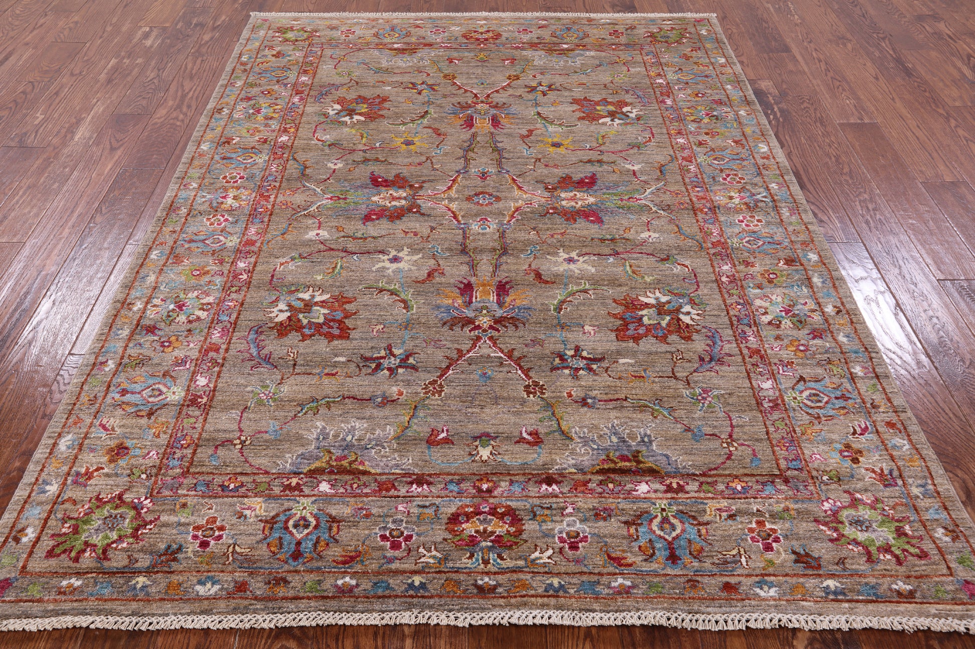 Peshawar Hand Knotted Wool Rug - 5' 10" X 7' 9" - Golden Nile