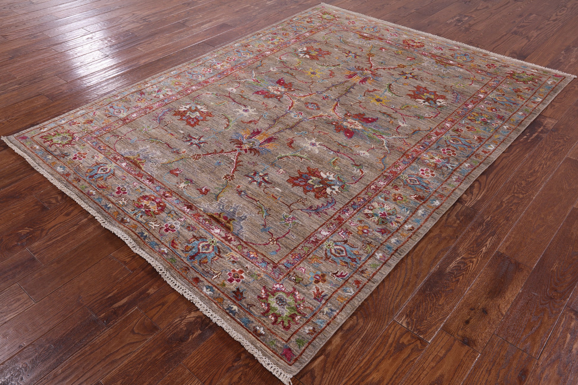 Peshawar Hand Knotted Wool Rug - 5' 10" X 7' 9" - Golden Nile