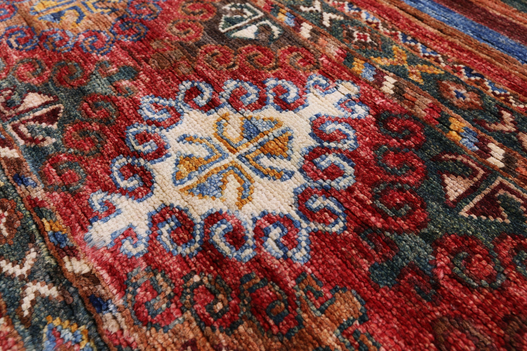 Khorjin Persian Gabbeh Handmade Wool Rug - 3' 4" X 5' 0" - Golden Nile