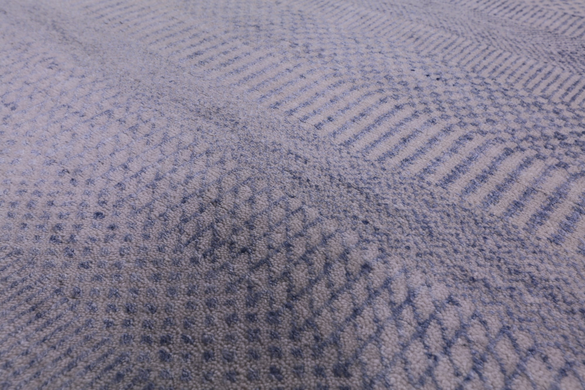 Grey Savannah Grass Handmade Wool & Silk Rug - 9' 2" X 12' 2" - Golden Nile
