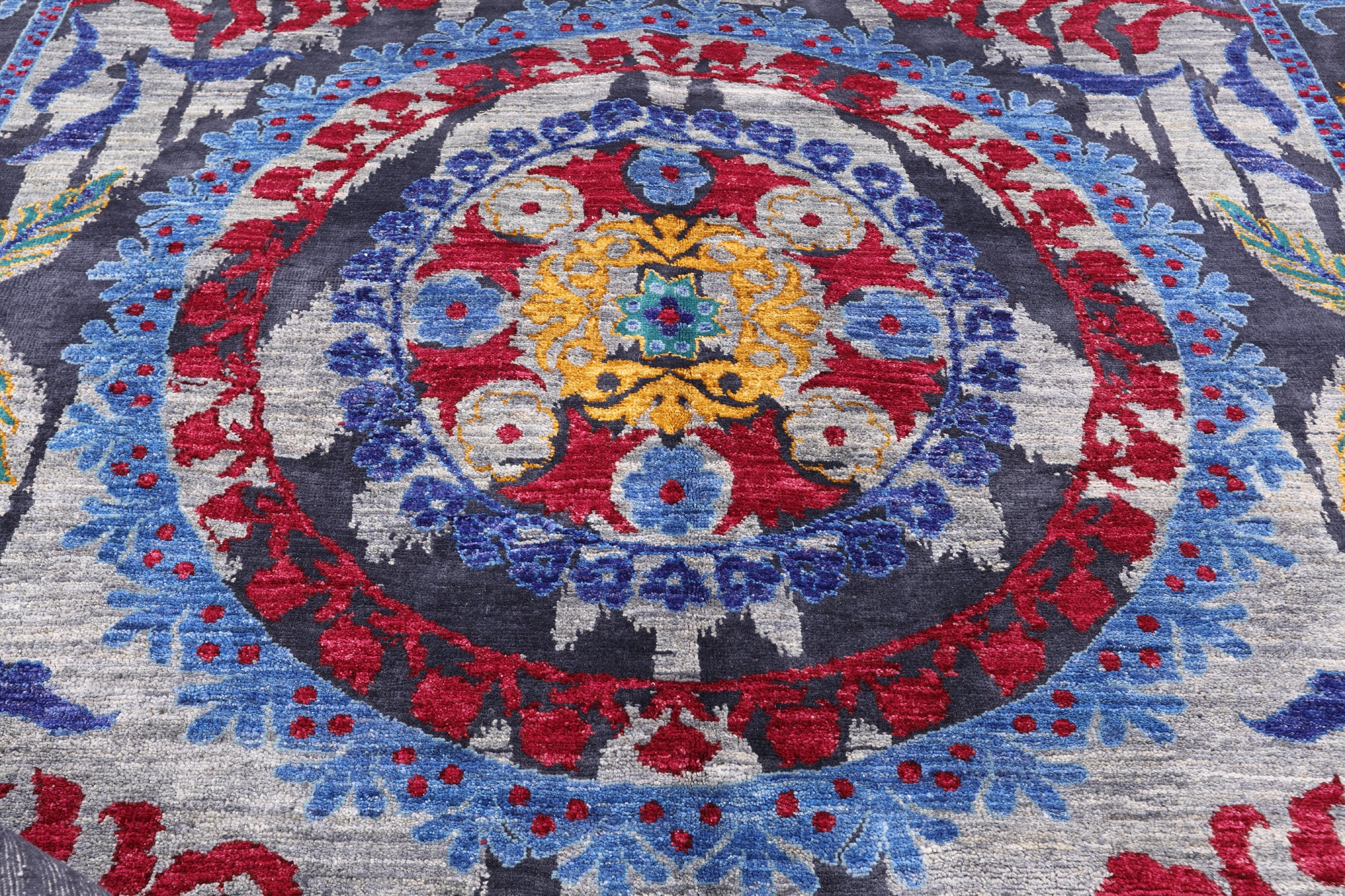 Grey William Morris Handmade Wool Rug - 8' 0" X 9' 10" - Golden Nile