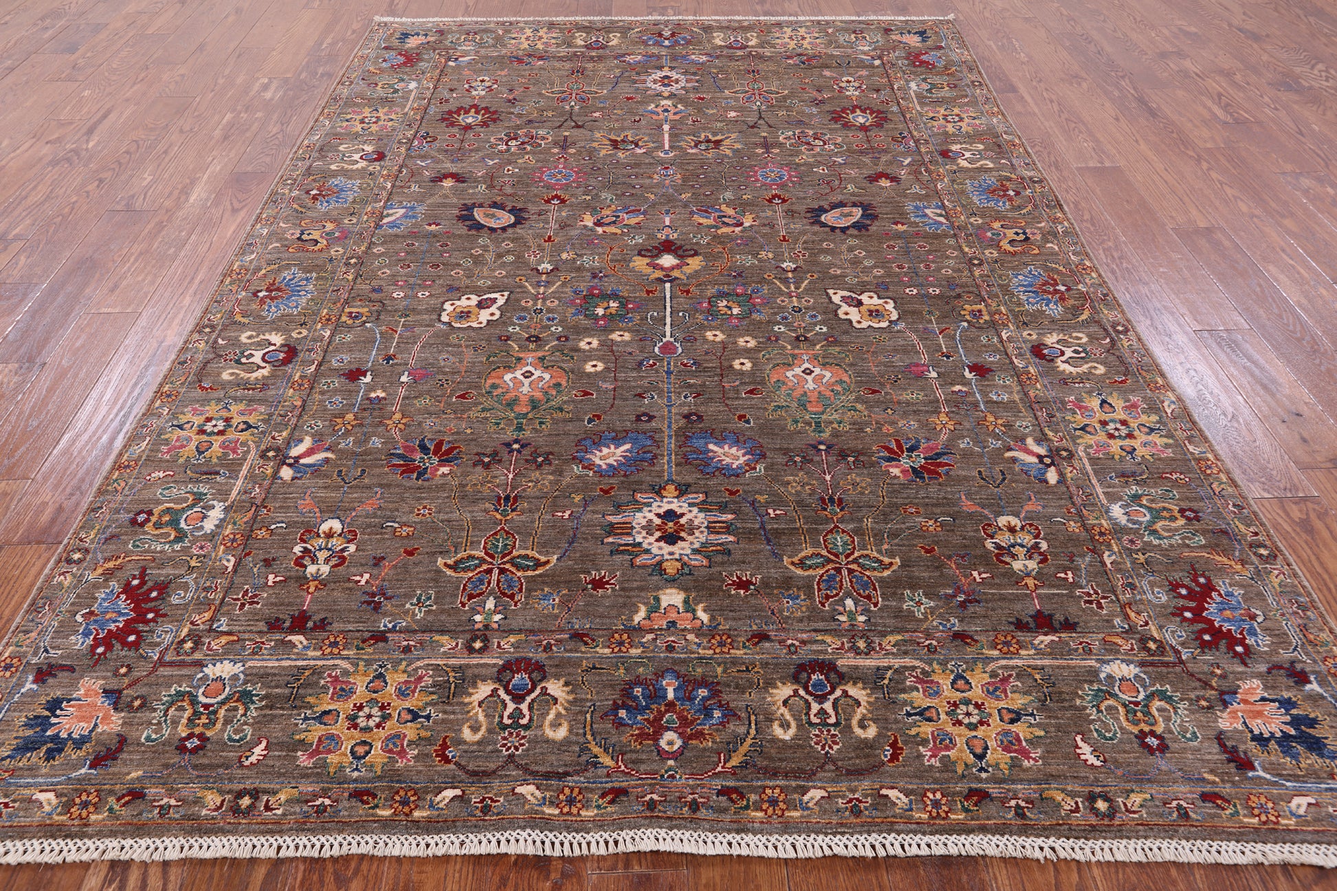 Peshawar Hand Knotted Wool Rug - 6' 9" X 9' 8" - Golden Nile