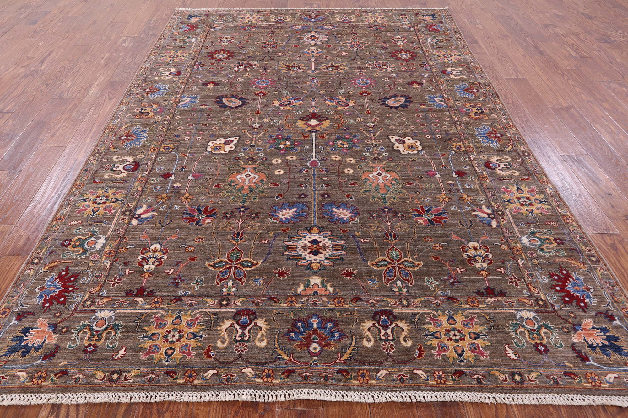Peshawar Hand Knotted Wool Rug - 6' 9" X 9' 8" - Golden Nile