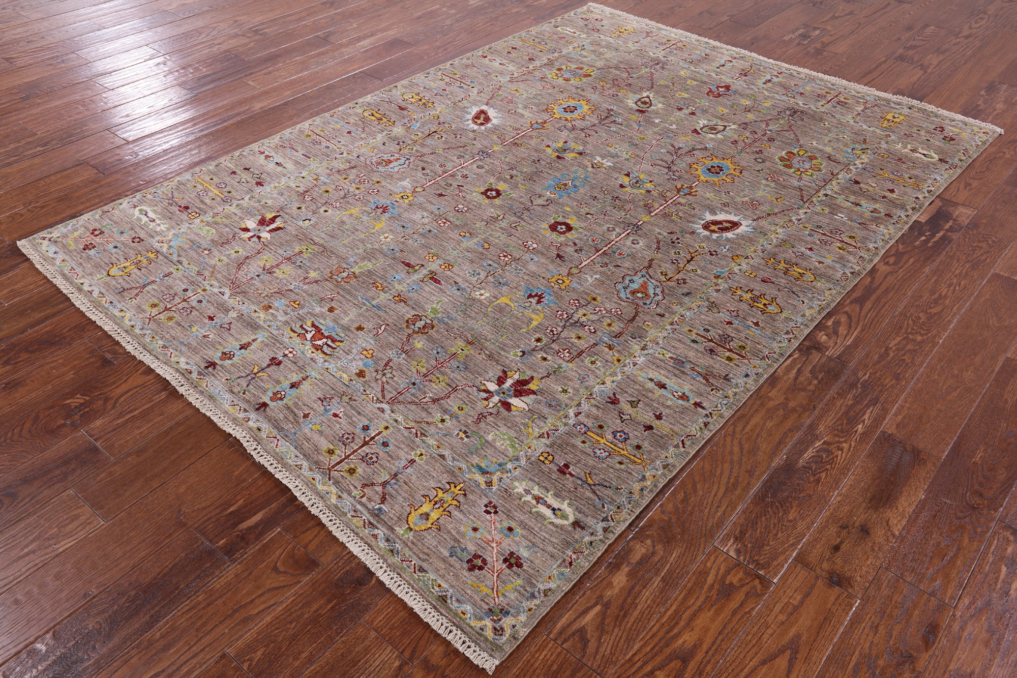 Peshawar Hand Knotted Wool Rug - 5' 8" X 8' 1" - Golden Nile