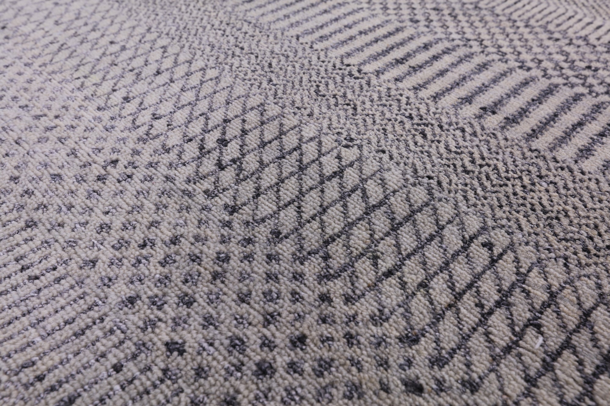 Grey Savannah Grass Handmade Wool & Silk Rug - 8' 1" X 9' 10" - Golden Nile