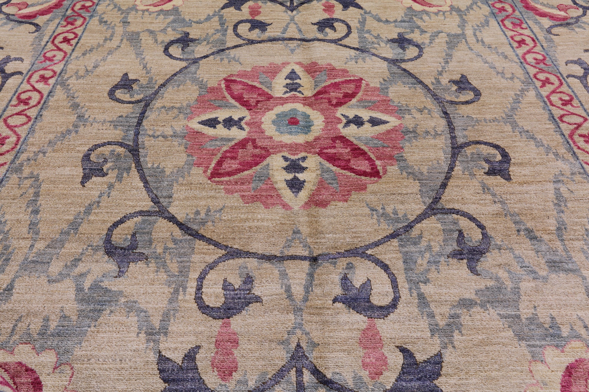 Ivory William Morris Handmade Wool Rug - 9' 1" X 12' 1" - Golden Nile
