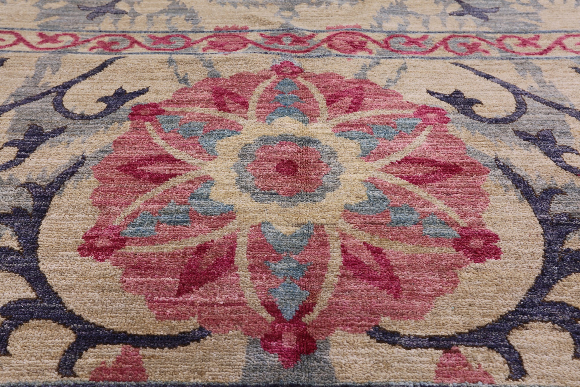 Ivory William Morris Handmade Wool Rug - 9' 1" X 12' 1" - Golden Nile