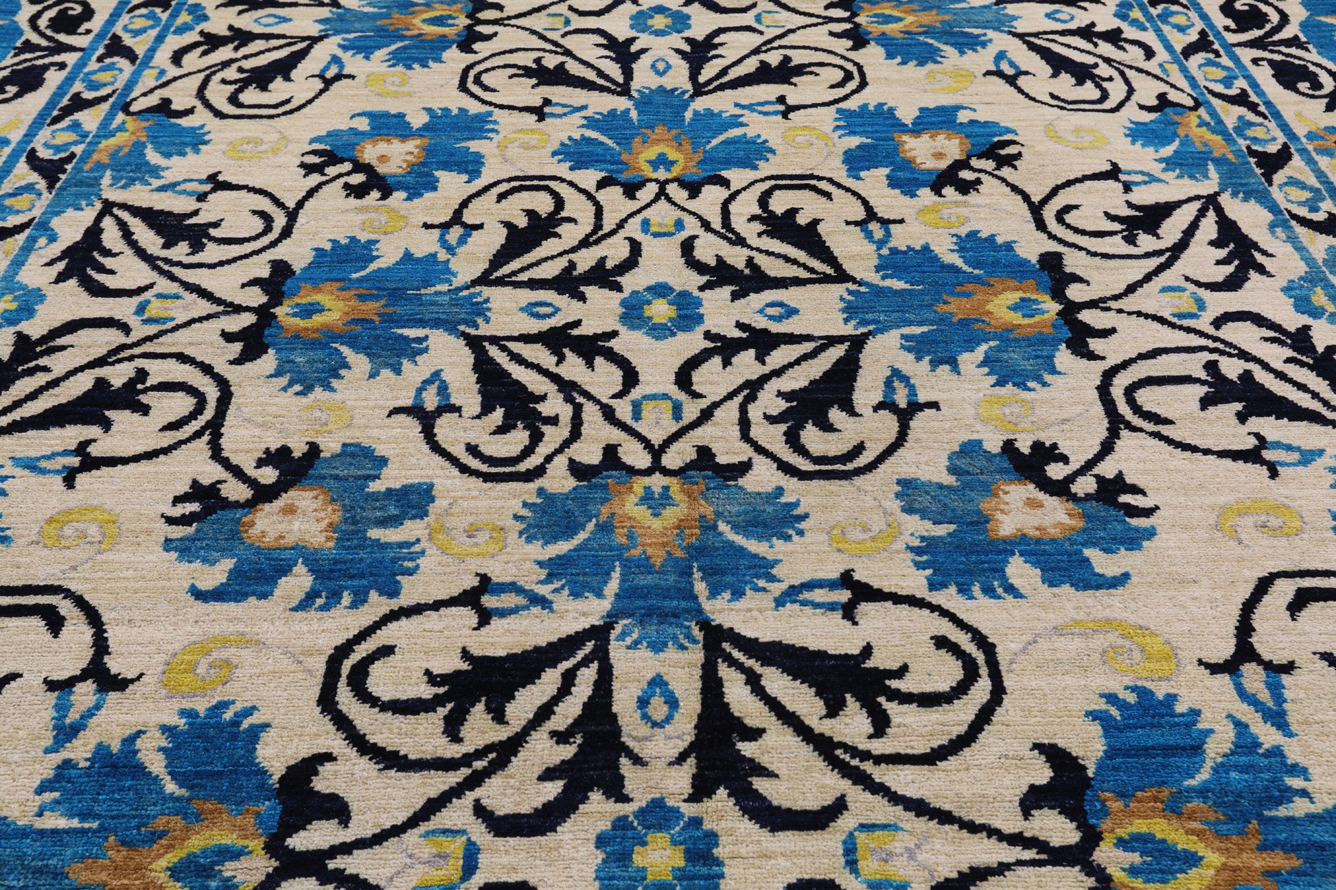 Ivory William Morris Hand Knotted Wool Rug - 8' 9" X 11' 8" - Golden Nile