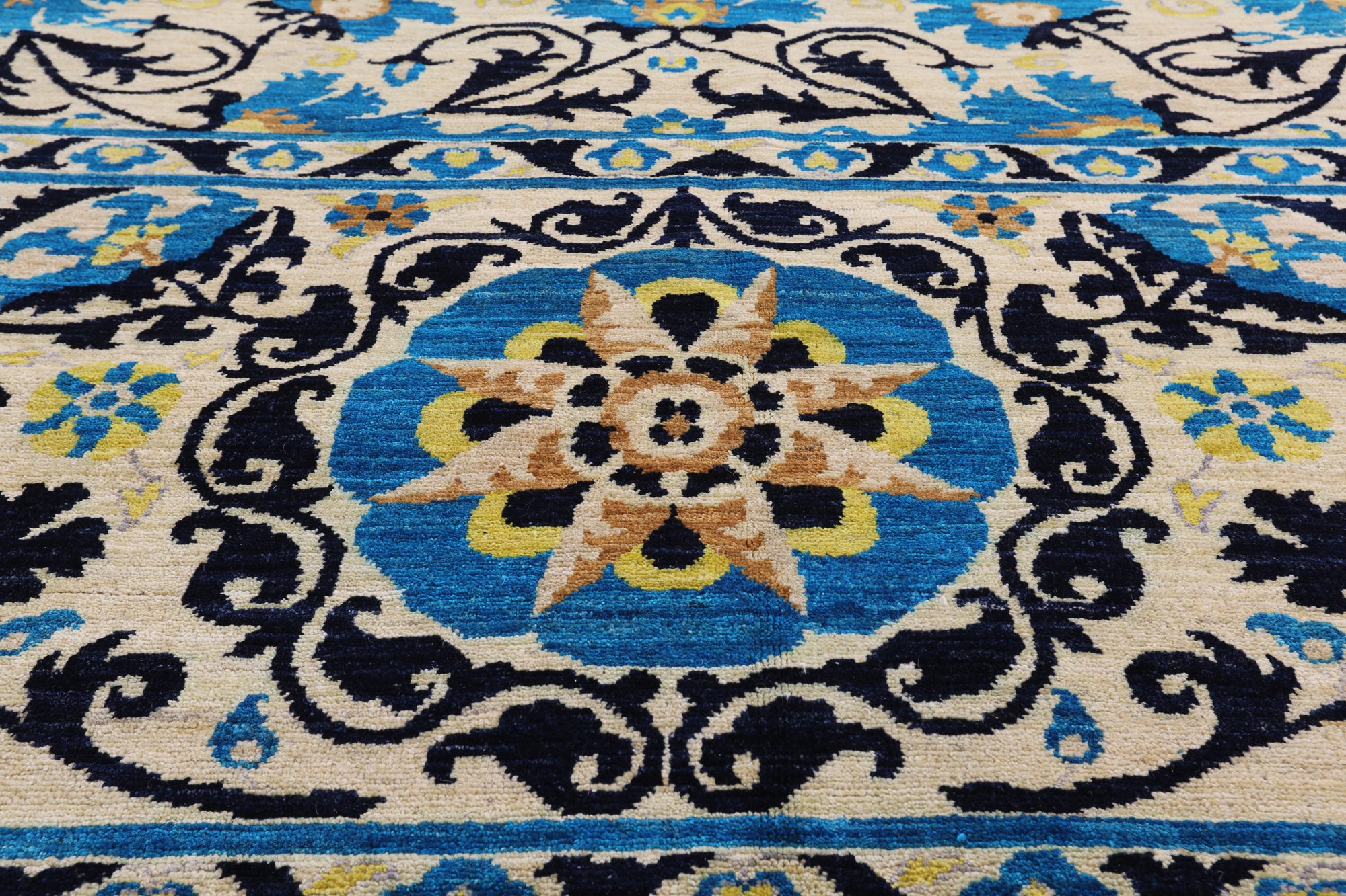 Ivory William Morris Hand Knotted Wool Rug - 8' 9" X 11' 8" - Golden Nile