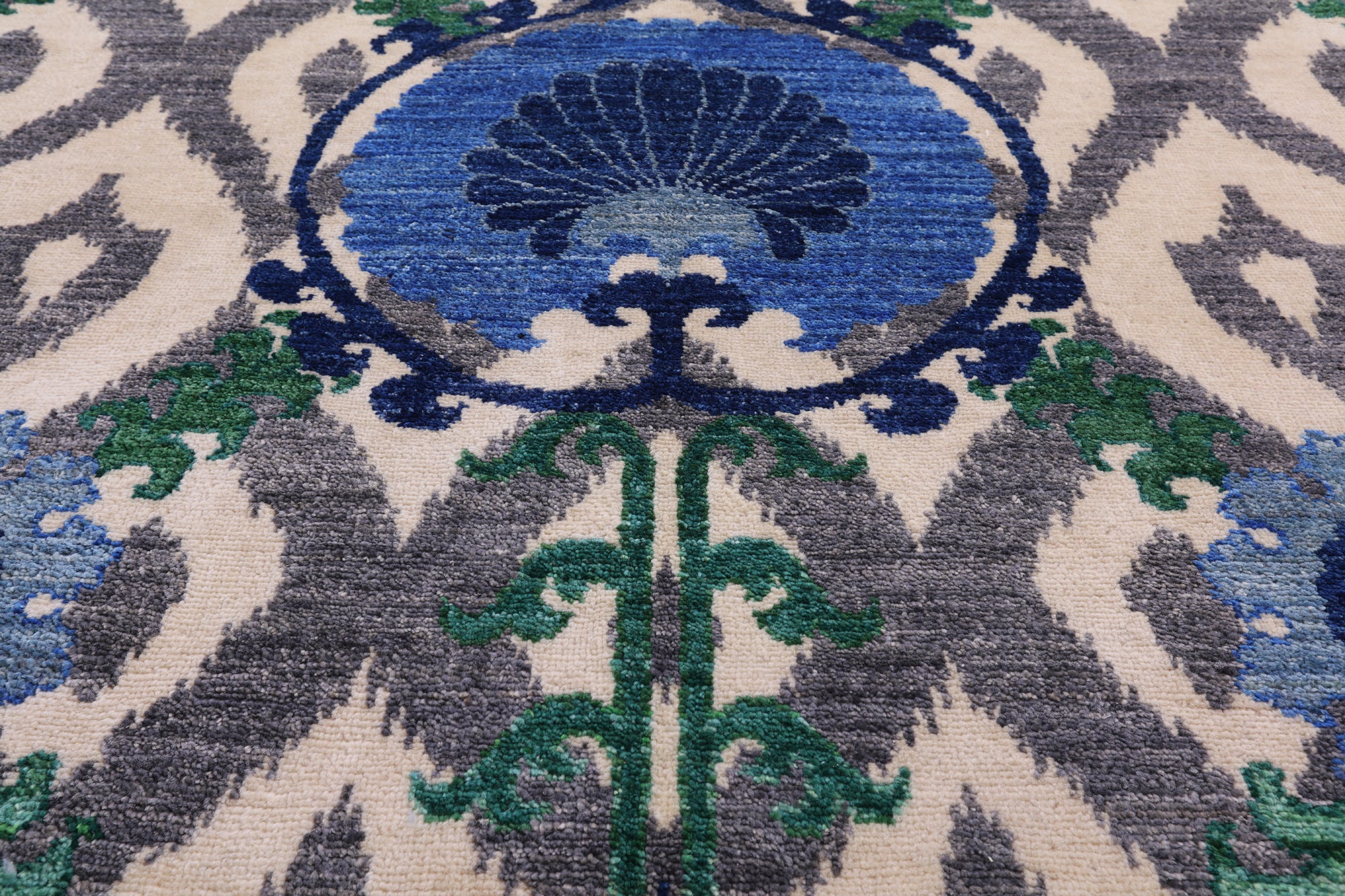 Ivory William Morris Handmade Wool Rug - 12' 1" X 15' 10" - Golden Nile