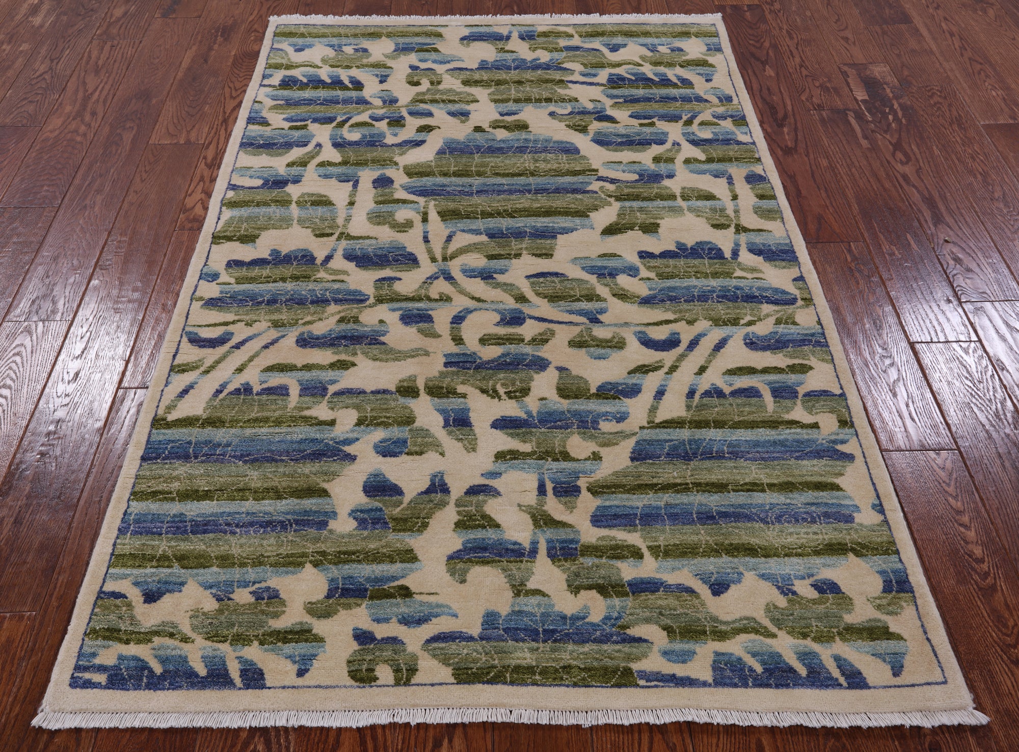 Ivory William Morris Rose Garden Hand Knotted Wool Rug - 4' 1" X 6' 3" - Golden Nile
