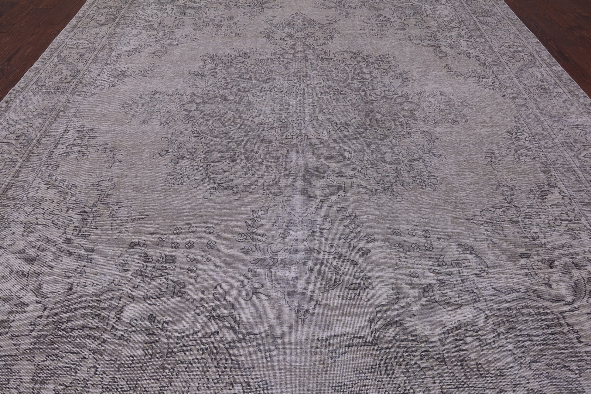 Ivory Persian Vintage White Wash Hand Knotted Wool Rug - 9' 6" X 12' 11" - Golden Nile